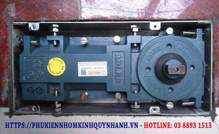 Dầu sử dụng trong bản lề thủy lực là loại nào? 1 Dầu sử dụng trong bản lề thủy lực là loại nào? 1